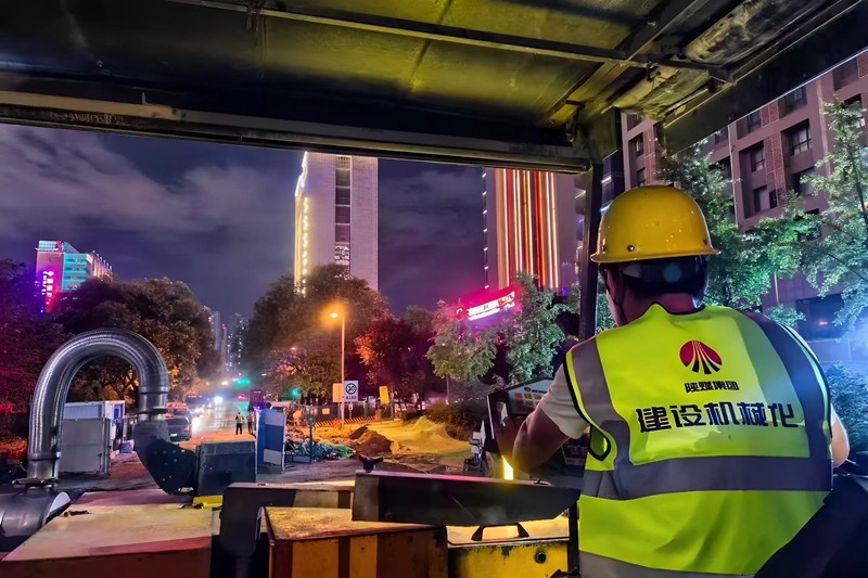 机械化：午夜耕耘2_副本.jpg